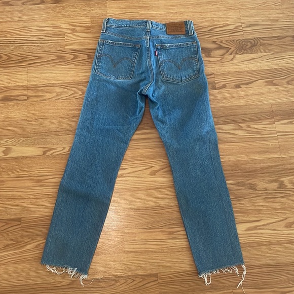 Button fly straight leg wedgie jeans - Picture 4 of 6